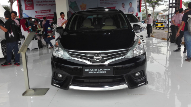 Nissan Grand Livina Special Version