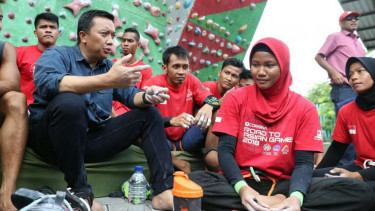 Menpora, Imam Nahrawi, bersama para atlet panjat tebing