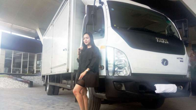 Truk Tata Ultra 1012