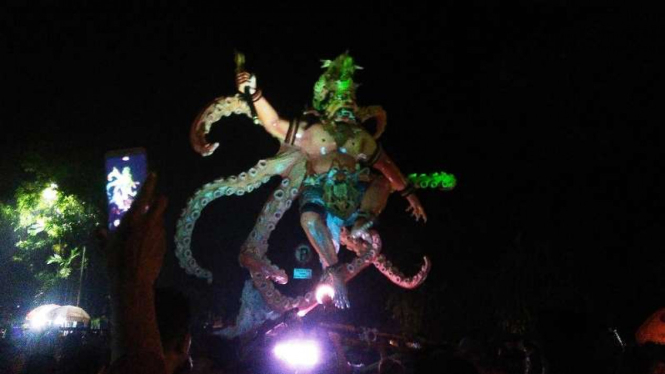 Pawai Ogoh-ogoh di Bali