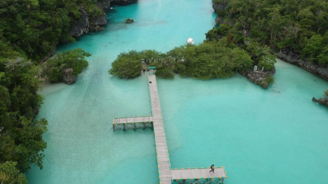 Keindahan Pulau di Maluku