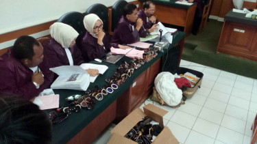 Aksesoris mewah bos First Travel, Anniesa Hasibuan