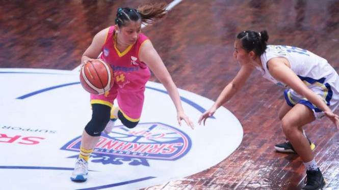Semifinal Srikandi Cup: Sahabat Semarang vs Merpati Bali.