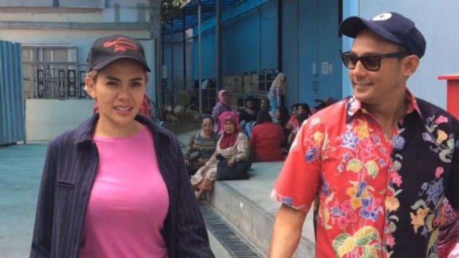 Nikita Mirzani dan Dipo Latief