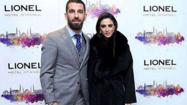 Arda Turan dan istrinya, Aslihan Dogan