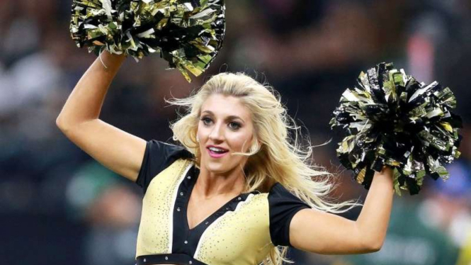 Eks cheerleaders National Football League, Bailey Davis.
