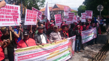 Pedagang seluler KNCI di Garut turun ke jalan.