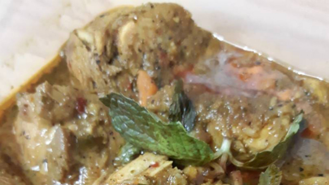 Rendang ayam.