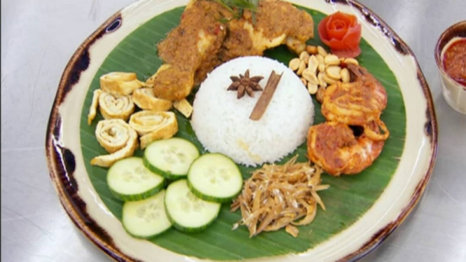 Nasi lemak dan rendang ayam buatan Zaleha kadir Olpin.
