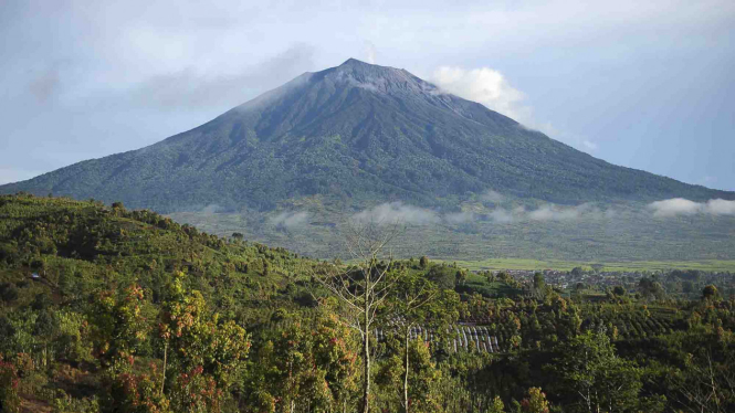 Gunung Kerinci (3805 mdpl) di Taman Nasional Kerinci Seblat (TNKS) 