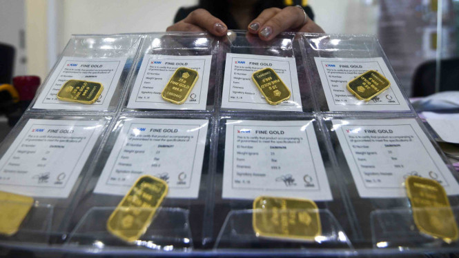Emas batangan yang ditransaksikan di Butik Emas Logam Mulia