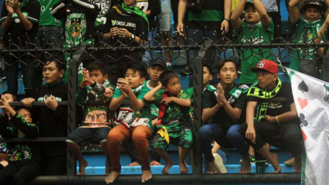 Pendukung Persebaya Surabaya, Bonek.