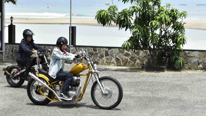 Touring Motor Presiden Joko Widodo