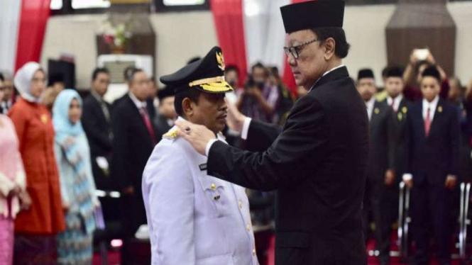 Soni saat dilantik sebagai plt Gubernur Sulsel.