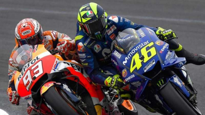 Marc Marquez (kiri) dan Valentino Rossi.