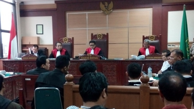 Pendeta Abraham Moses di sidang penistaan agama 