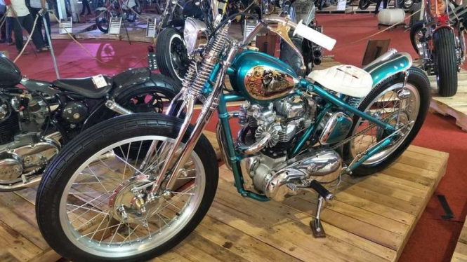 Chopper milik Yudha yang menangkan acara kustom Palembang.