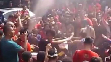 Tarian erotis di acara komunitas NMax Jepara.