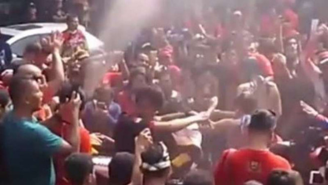 Tarian erotis di acara komunitas NMax Jepara.