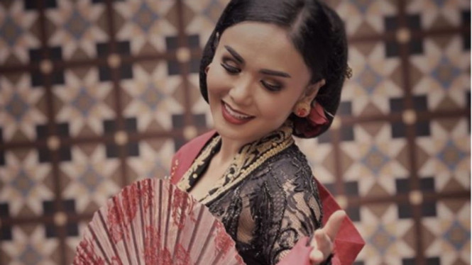 Yuni Shara 