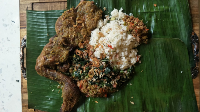 Bebek Betutu khas Bali di FEAST by Kokiku