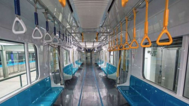 Interior kereta MRT Jakarta.