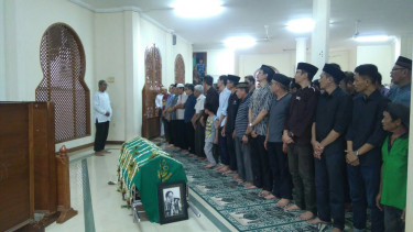 Deddy Sutomo meninggal dunia.