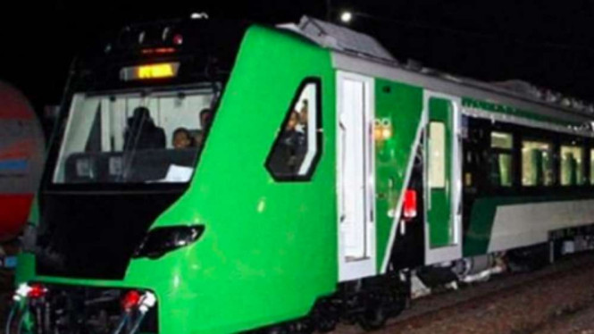 Kereta Api Bandara Minangkabau Express.