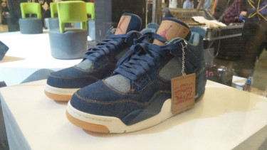 Berburu sneaker langka