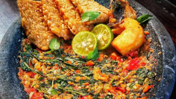 Sambal kemangi.