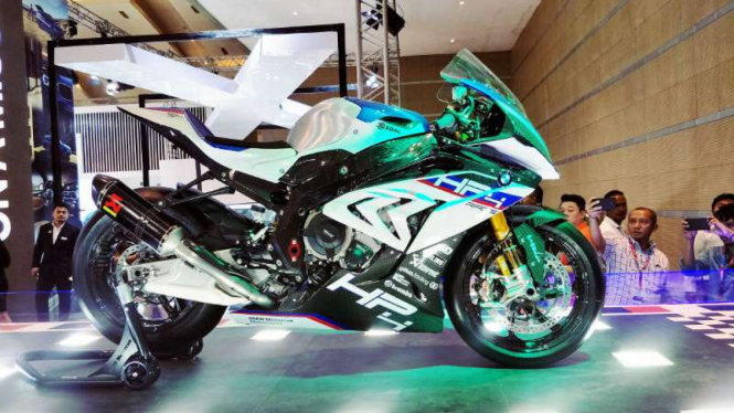 BMW HP4 Race