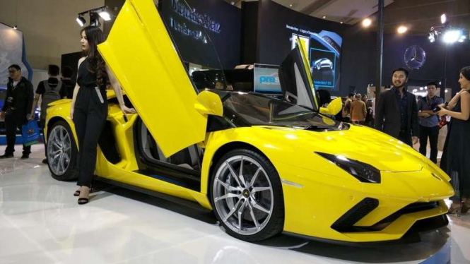 Lamborghini Aventador S Roadster meluncur di IIMS 2018.