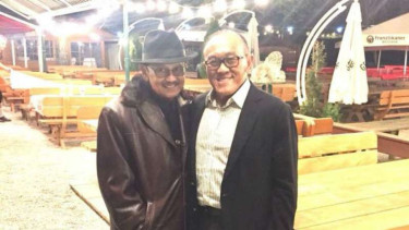 Dua tokoh nasional yang sama-sama senior Partai Golkar, BJ Habibie dan Aburizal Bakrie (ARB), bertemu di Munchen, Jerman.