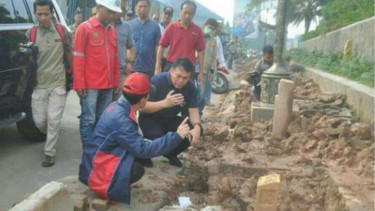 Galian PLN di Palembang, Sumatera Selatan, mengganggu persiapan Asian Games.