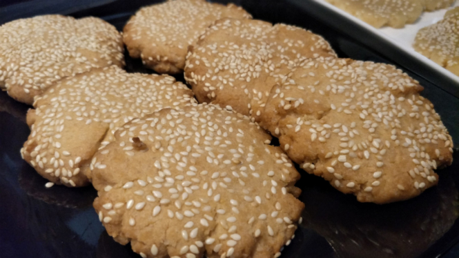 Kue walnut.