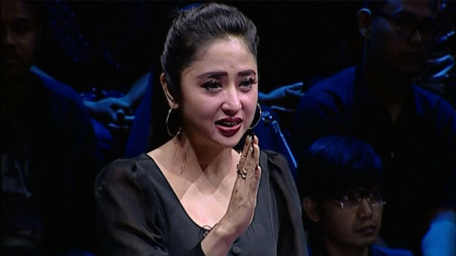 Dewi Perssik