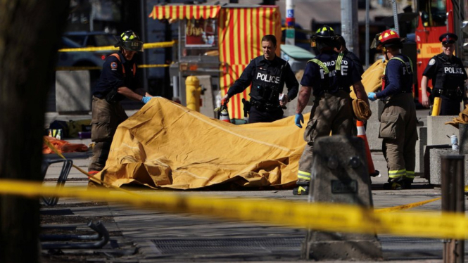 Lokasi kejadian tabrakan dilaporkan mencapai panjang sekitar dua kilometer di Yonge Street. - Reuters