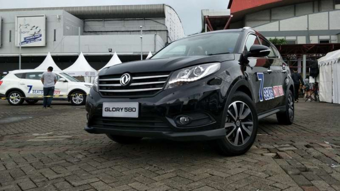 Test Drive DFSK Glory 580.