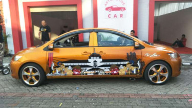 Mobil bermuka dua asal Bandung.