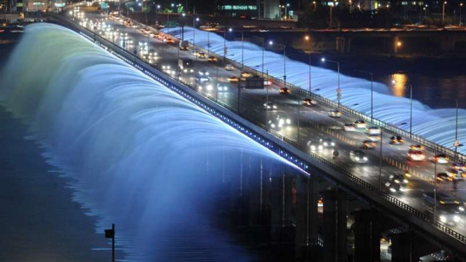 Moonlight Rainbow Fountain Seoul, Korea Selatan