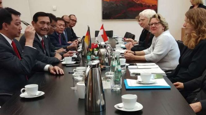 Menko Kemaritiman Luhut Pandjaitan di Berlin, Jerman