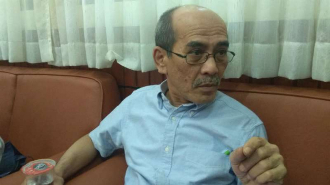 Pengamat ekonomi dan politik Faisal Basri ketika ditemui di Malang, Jawa Timur, pada Kamis malam, 3 Mei 2018.