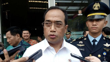 Menteri Perhubungan Budi Karya di STPI Curug, Tangerang.