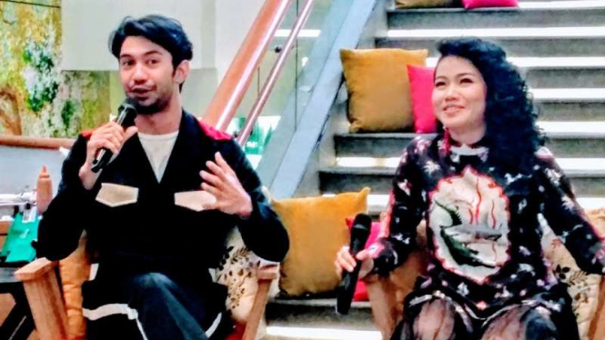 Reza Rahadian dan Yura Yunita