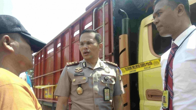 Polisi cokok WR, terduga pencuri truk di Bandara Soetta.