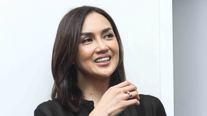 Pemeran Film Sabrina, Sara Wijayanto