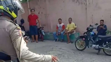 Oknum Satpol PP buang surat tilang