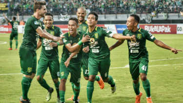 Ilustrasi Persebaya cetak gol