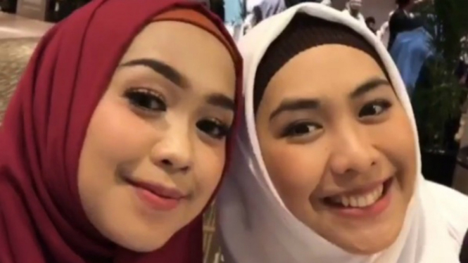 Ria Ricis dan Oki Setiana Dewi.