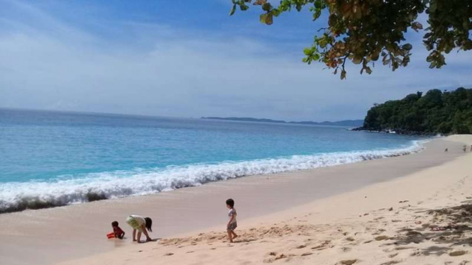 Pantai Pall likupang Sulawesi Utara
